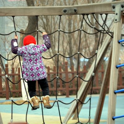 -absolutely_free_photos-original_photos-child-climbing-4928x3264_16393